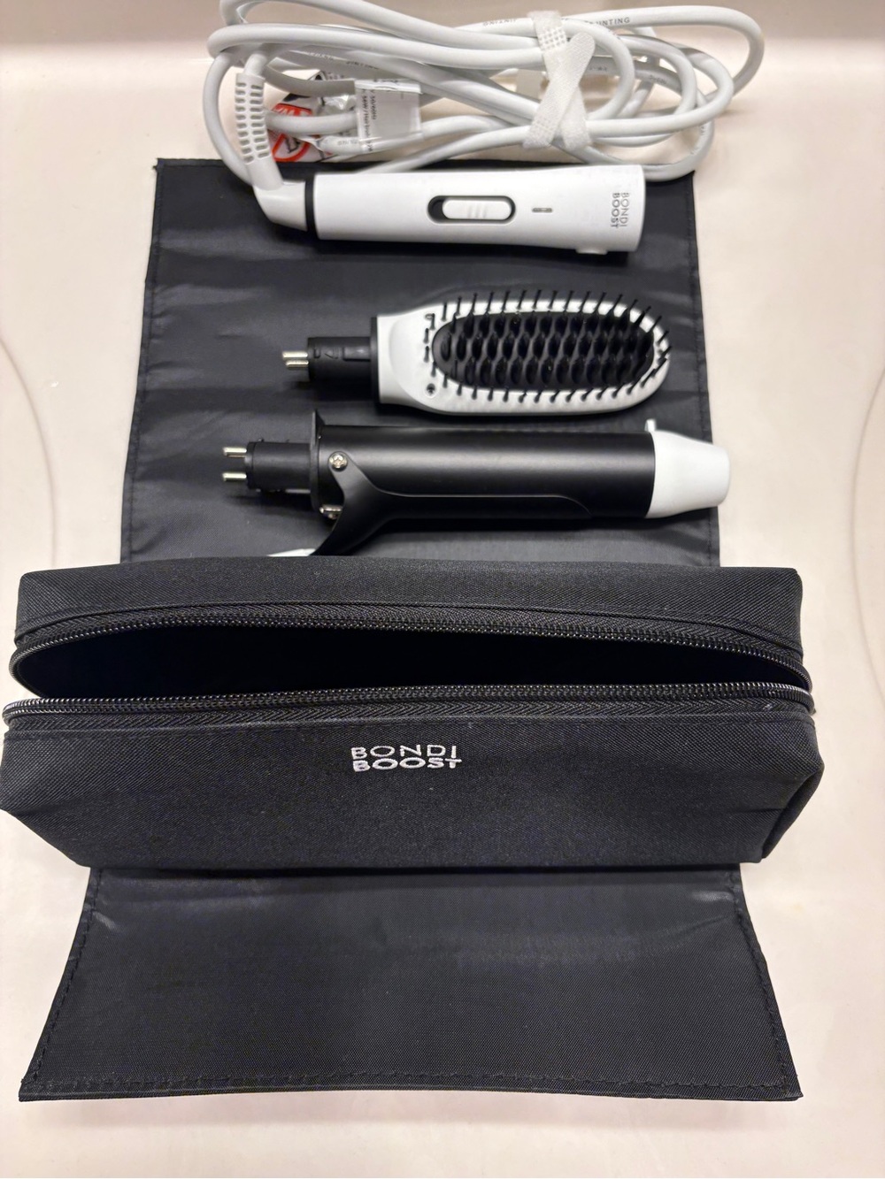 NWOT Bondiboost Mini Multi styler 2 in 1 straightener brush and curling iron